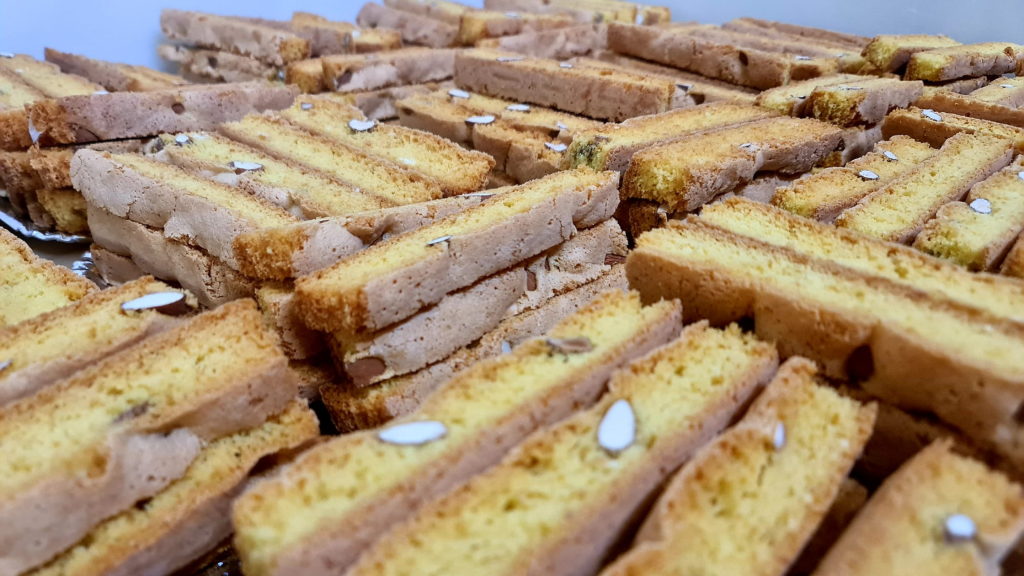 biscotti con le mandorle lucani